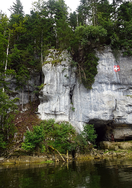 Diese Höhle am Lac des Brenets wurde sogar einmal von Friederich Wilhelm IV. von Preussen persönlich besucht