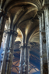 Belle architecture au coeur des Halles , l'église Saint-Eustache