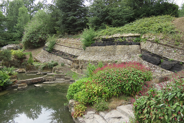 crystal palace dinosaurs, london