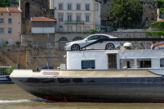 Qui veut voyager loin ménage sa voiture