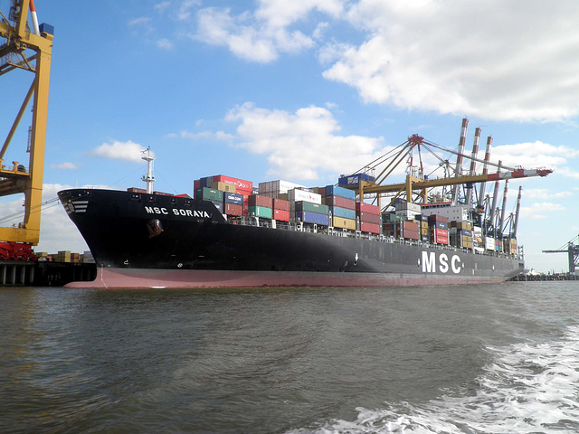 Containerschiff  MSC  SORAYA in Bremerhaven
