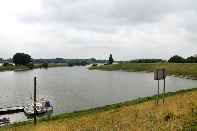 Wendebereich vor der Einfahrt zum Walsumer Nordhafen (Duisburg-Walsum) / 16.07.2017