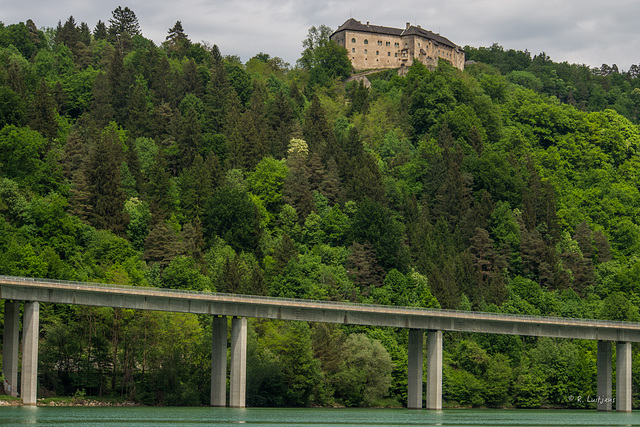 Hollenburg über Ferlacher Stausee