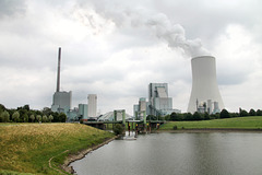 Das Kraftwerk Walsum von der Rheinaue aus (Duisburg-Walsum) / 16.07.2017