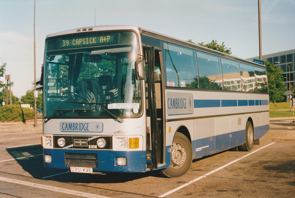 Cambridge Coach Services D351 KVE at Gatwick - 24 Jun 1990
