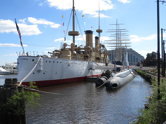 Cruiser USS Olympia & submarine USS Becuna