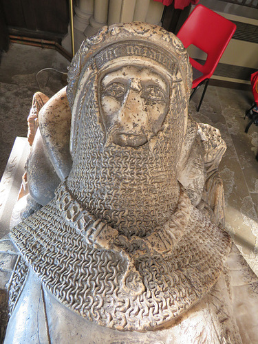 bakewell  church, derbs (24)livery collar detail on effigy on tomb of sir thomas wendesley, +1403, died of wounds from the battle of shrewsbury