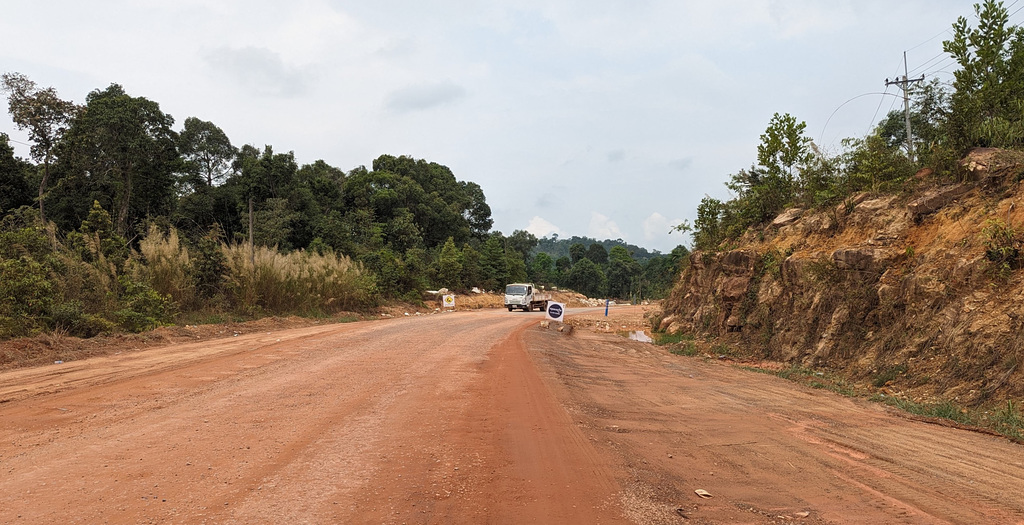 Route en construction / New road to come