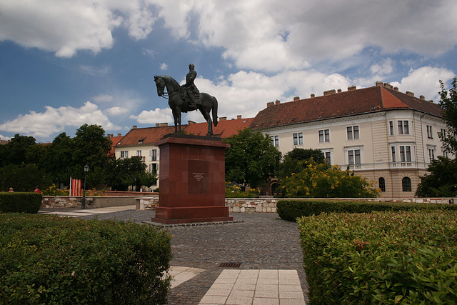 Gorgey Artur Statue