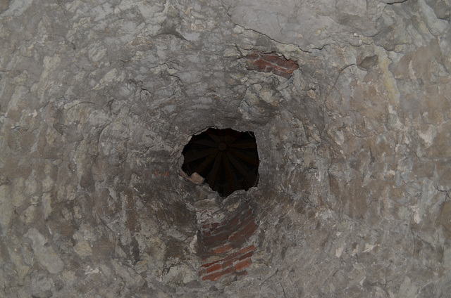 Каменец-Подольская Крепость, Средний (каменный) конус Башни Рожанка изнутри