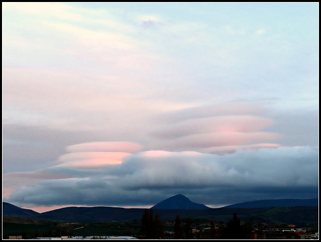 Nubes lenticulares, 1