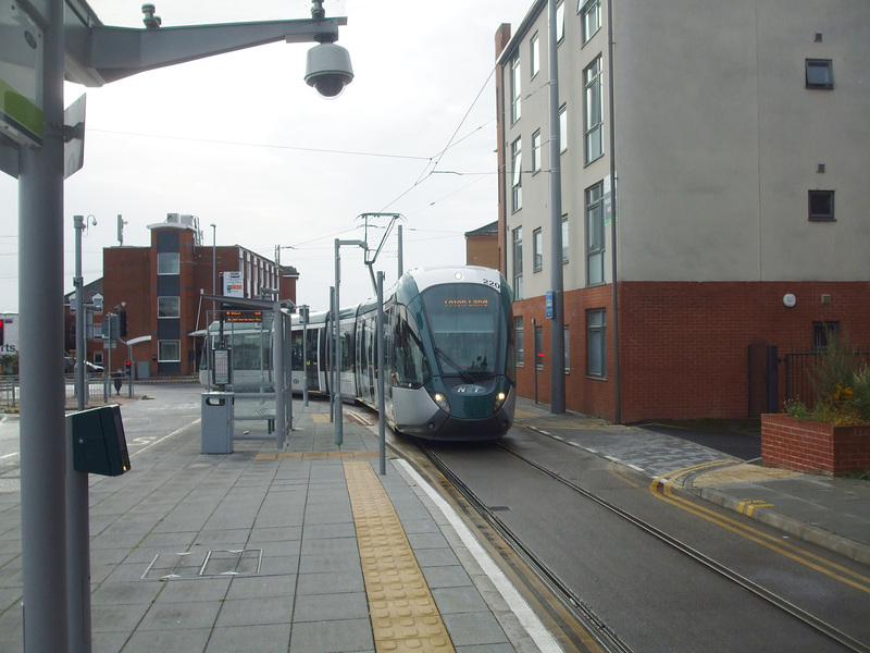 DSCF5291 NET (Nottingham Express Transit) tram 220 at Beeston - 25 Sep 2016