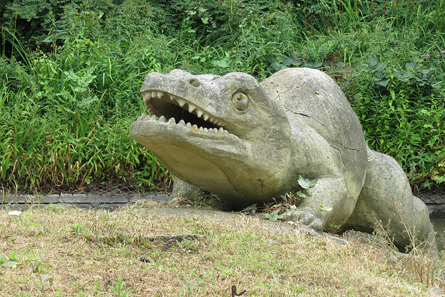 crystal palace dinosaurs, london