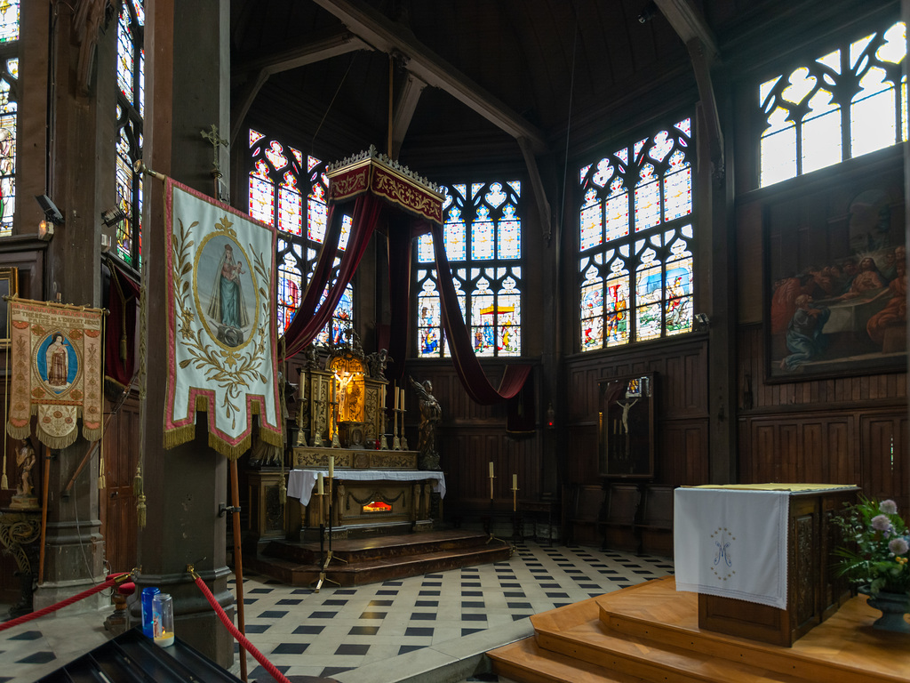 Saint Catherine's Catholic Church, inside