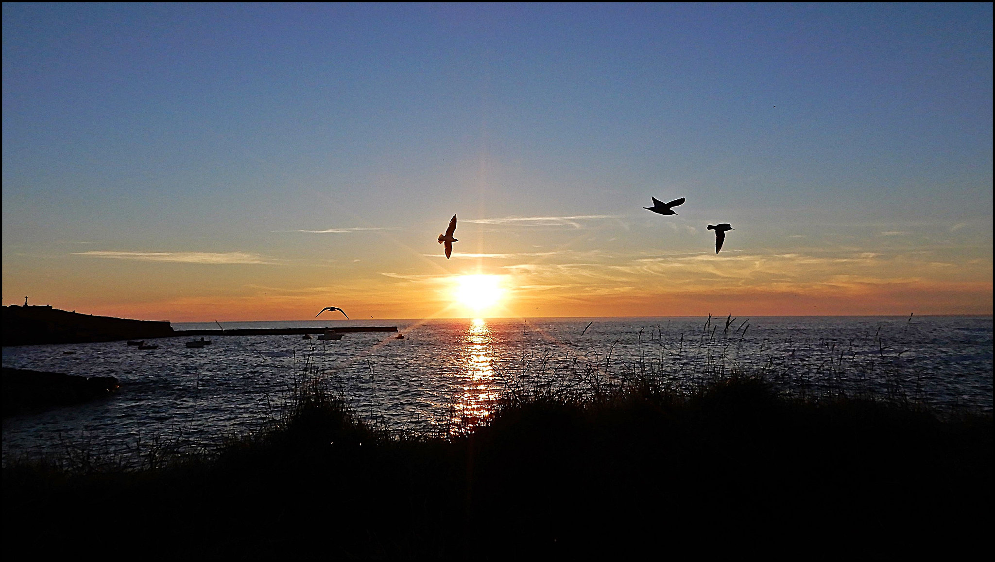 au soleil couchant,