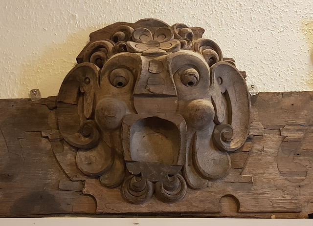 saffron walden museum, essex. early c17 lion mask frieze from audley end long gallery (2)