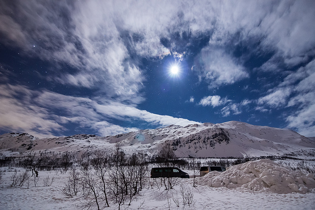 Full moon over Kvaløya