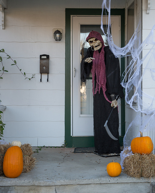 Scary Welcome - Leeds, MA