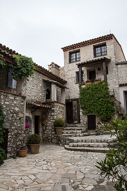 20150529 8344VRAw [R~F] Gourdon, Cote d'Azur