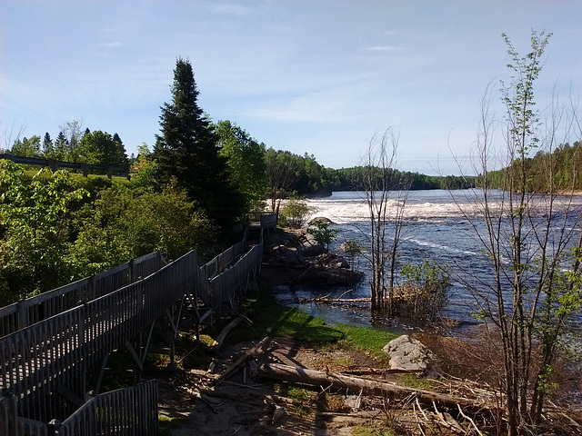 Pont et remous / Bridge and swirl