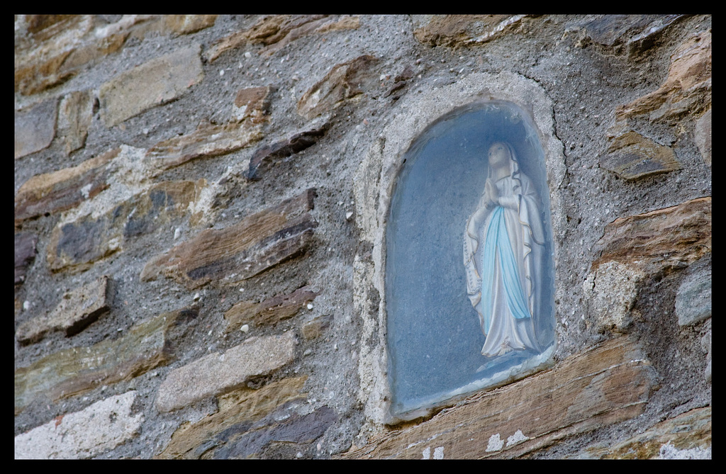 Madonna alcove