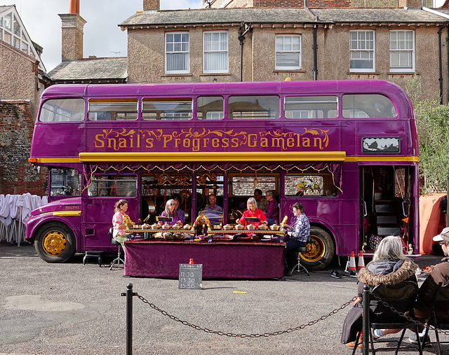 Gamelan Bus