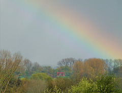 Haus am Einlagedeich mit Rest-Regenbogen