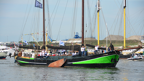 Sail 2015 – Isis