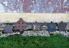 gestingthorpe church, essex (4)early c20 cast iron memorials