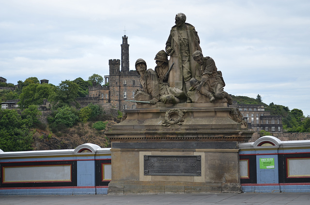 Edinburgh, Monument on the North Bridge