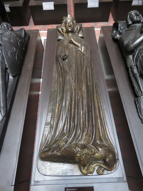 eleanor of castile effigy cast