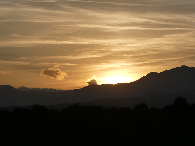 Sonnenuntergang über den Pyrenäen