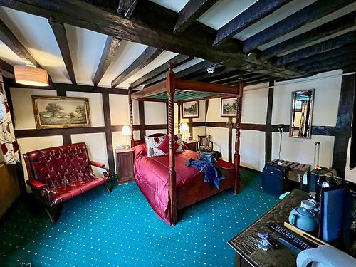 The Middle House, Mayfield (1575)