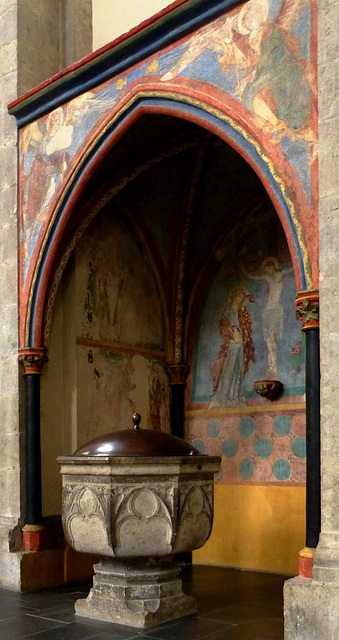 DE - Köln -St.  Kunibert,Taufbrunnen