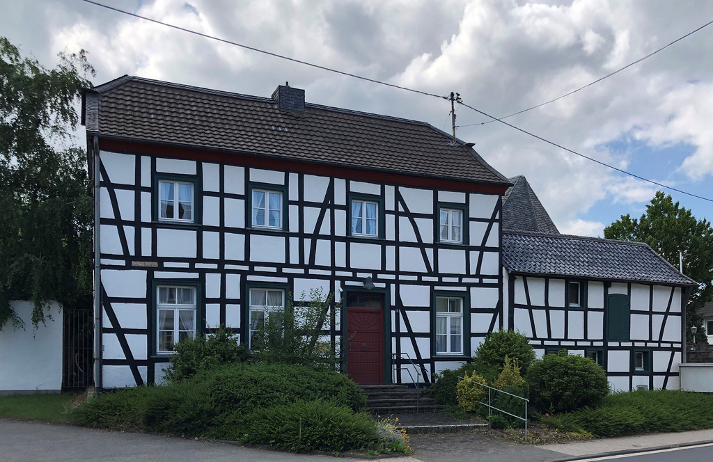 DE - Euskirchen - Fachwerk in Palmersheim