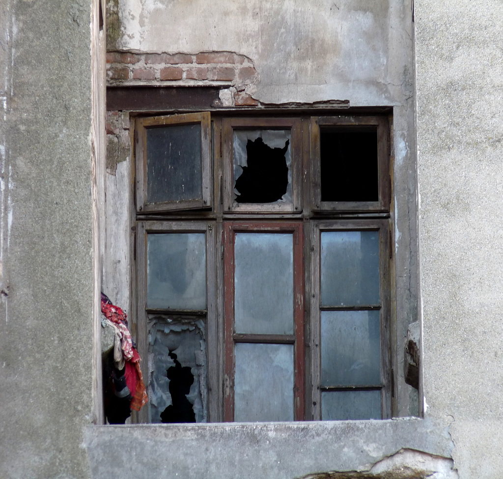 Constanta- Broken Windows
