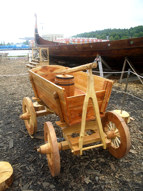 Saga Oseberg - viking cart front view