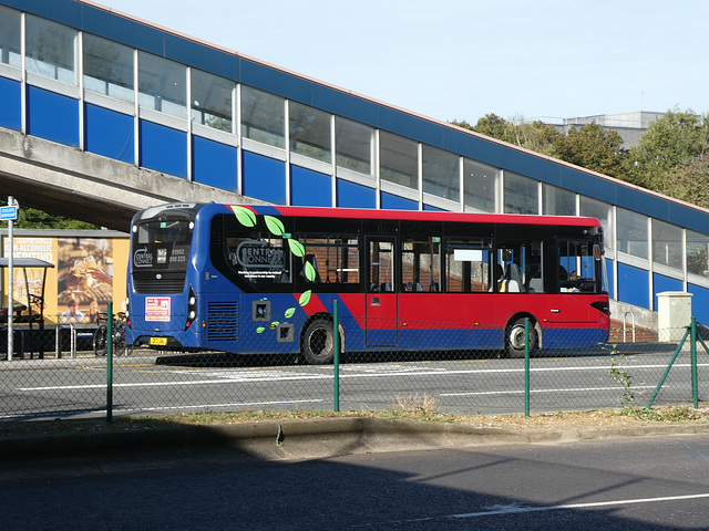 Central Connect (Galleon Travel) 1604 (CE71 GAL) in Stevenage - 25 Sep 2022 (P1130323)