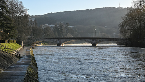 BESANCON: Le jardin des sens, le pont Saint Pierre.