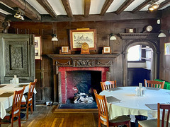 The Middle House, Mayfield (1575)
