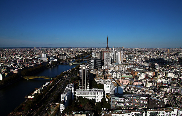 Ciel , Paris ! .