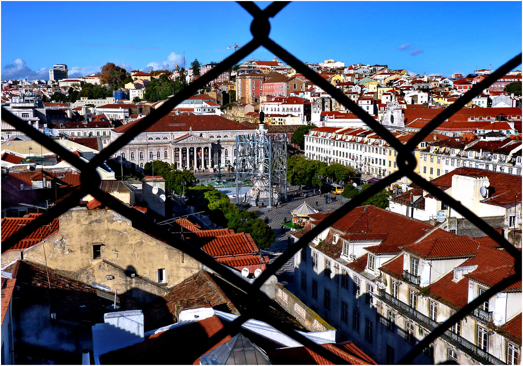 Lisboa : Praça Don Pedro y Teatro National Maria II -