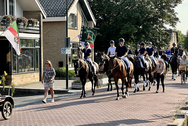 Parade of De Blesruiters of Stompwijk