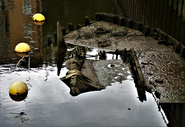 Our favourite sunken boat still looking fabulous