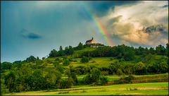 St.Remigius unterm Regenbogen