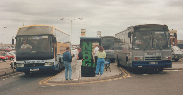 Gold Circle G471 OGG (Scottish Citylink contractor) and Cambridge Coach Services E362 NEG/E367 NEG 29 July 1990 Gold Circle G471 OGG (Scottish Citylink contractor) and Cambridge Coach Services E362 NEG/E367 NEG 29 July 1990