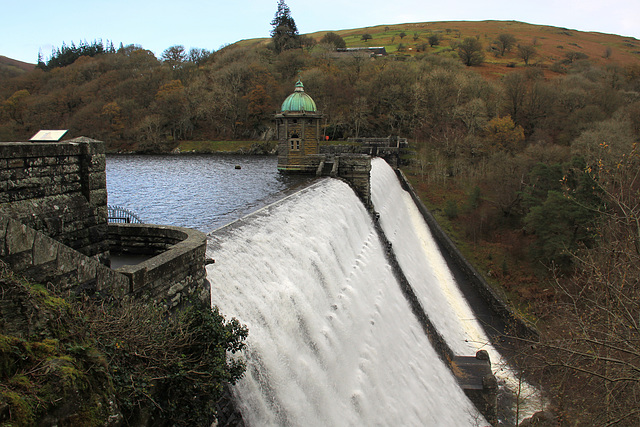 Pen-y-garreg dam