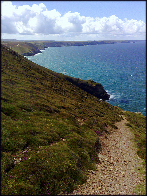 Steep path down to Tubby's Head