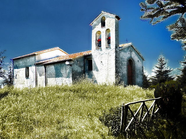 Valmarecchia - Novafeltria. Loc: Sartiano; minuscolo villaggio arroccato su uno sperone di roccia. Ex Oratorio di San Biagio.  -   Sartiano, small village in Marecchia river Valley. "Ex St. Biagio's C