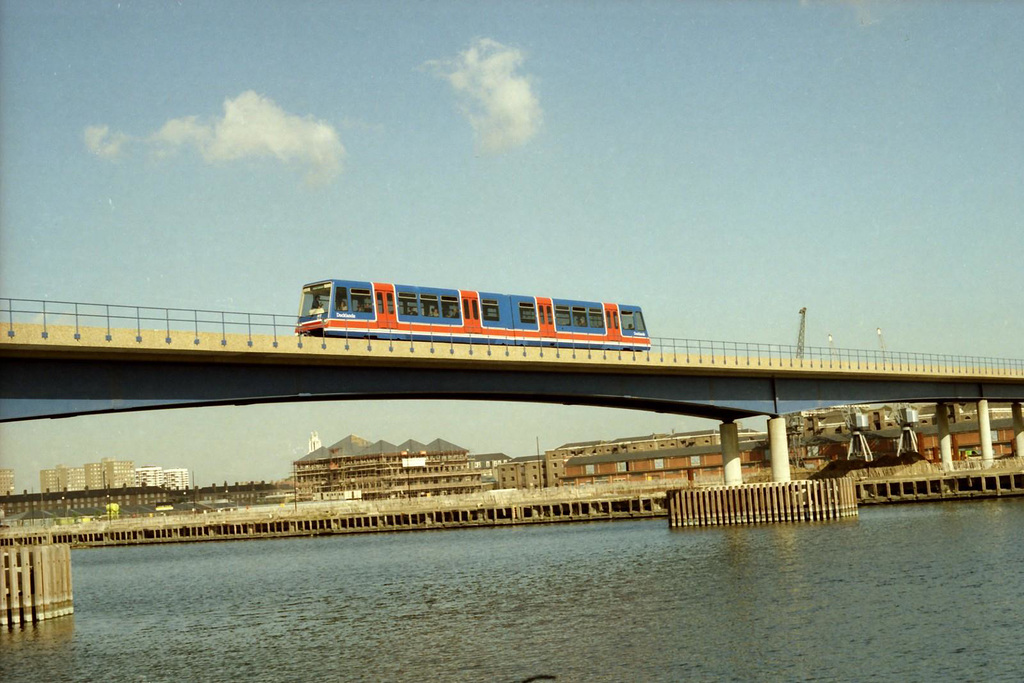 West India Docks - DLR07